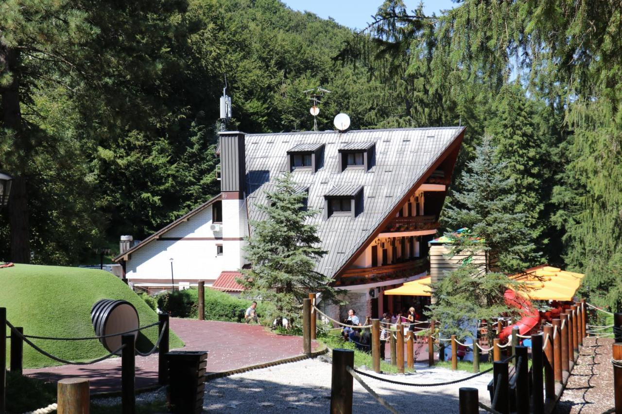 Hotel Trayal Kruševac エクステリア 写真