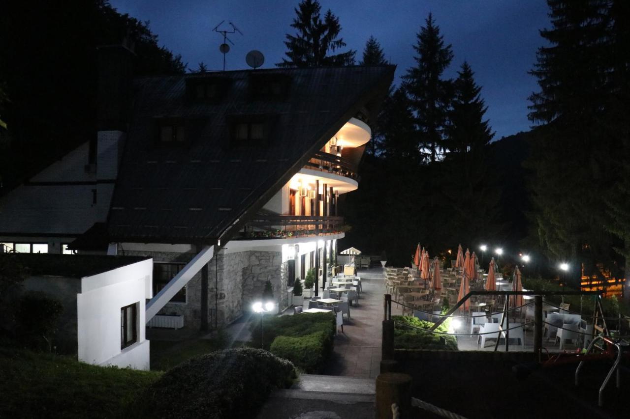 Hotel Trayal Kruševac エクステリア 写真