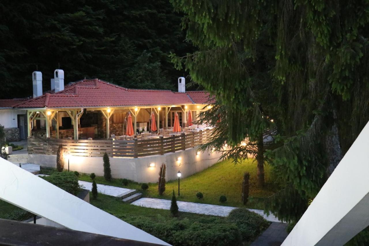 Hotel Trayal Kruševac エクステリア 写真