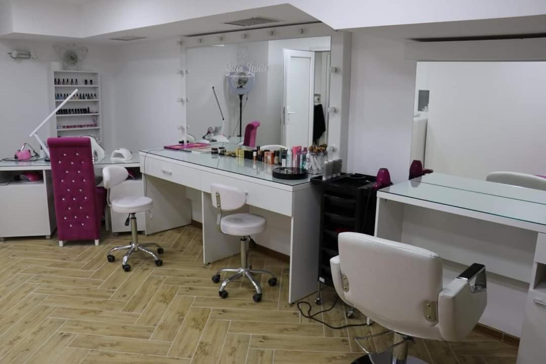 Hotel Trayal Kruševac エクステリア 写真